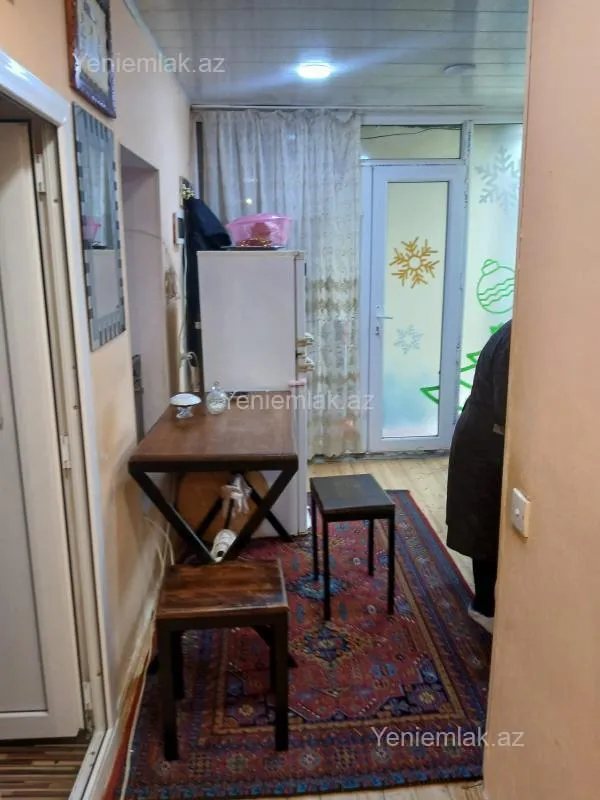 Satılır 2 otaqlı köhnə tikili 55 m²