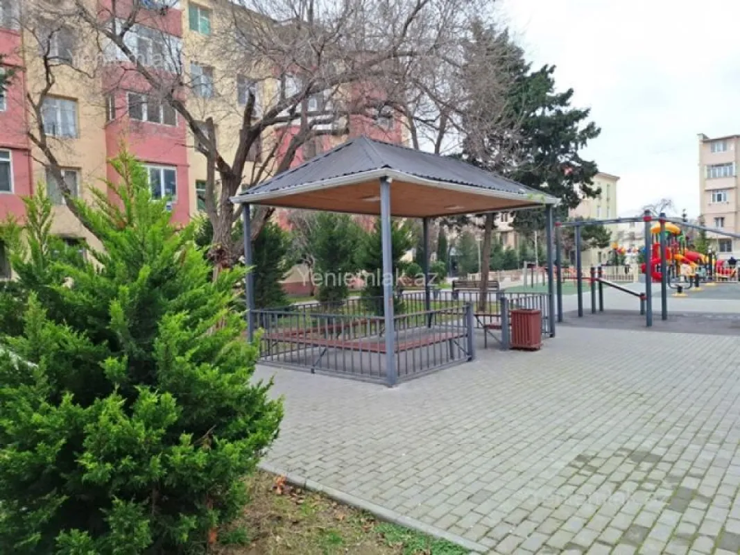 Satılır 1 otaqlı köhnə tikili 30 m²
