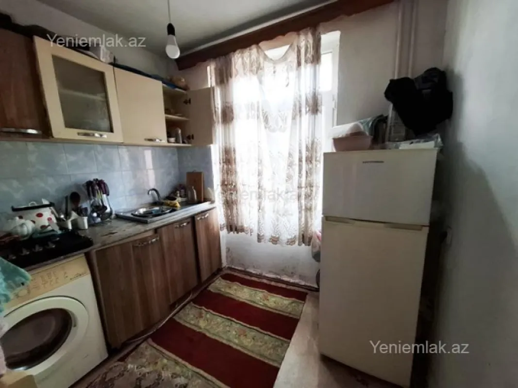 Satılır 1 otaqlı köhnə tikili 30 m²