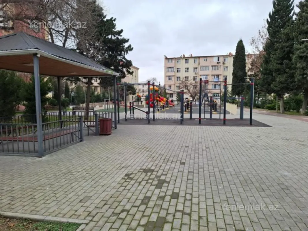 Satılır 1 otaqlı köhnə tikili 30 m²