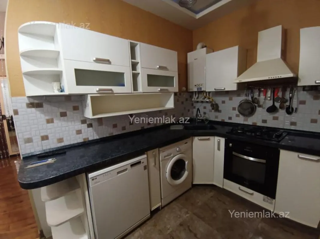 Satılır 3 otaqlı köhnə tikili 102 m²