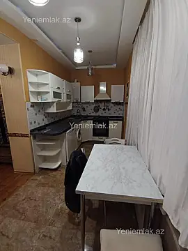 Satılır 3 otaqlı köhnə tikili 102 m²