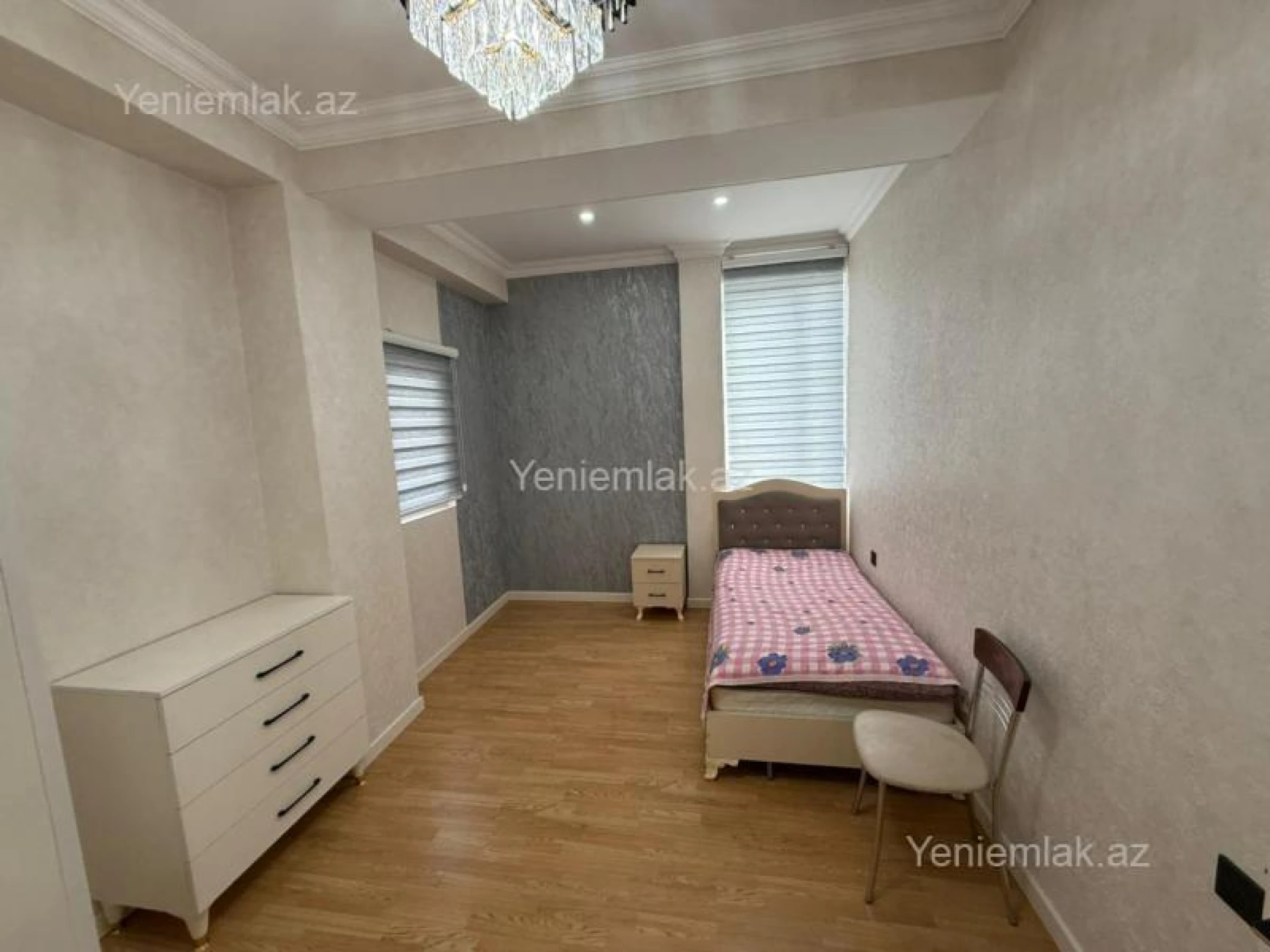 Satılır 4 otaqlı yeni tikili 135 m²