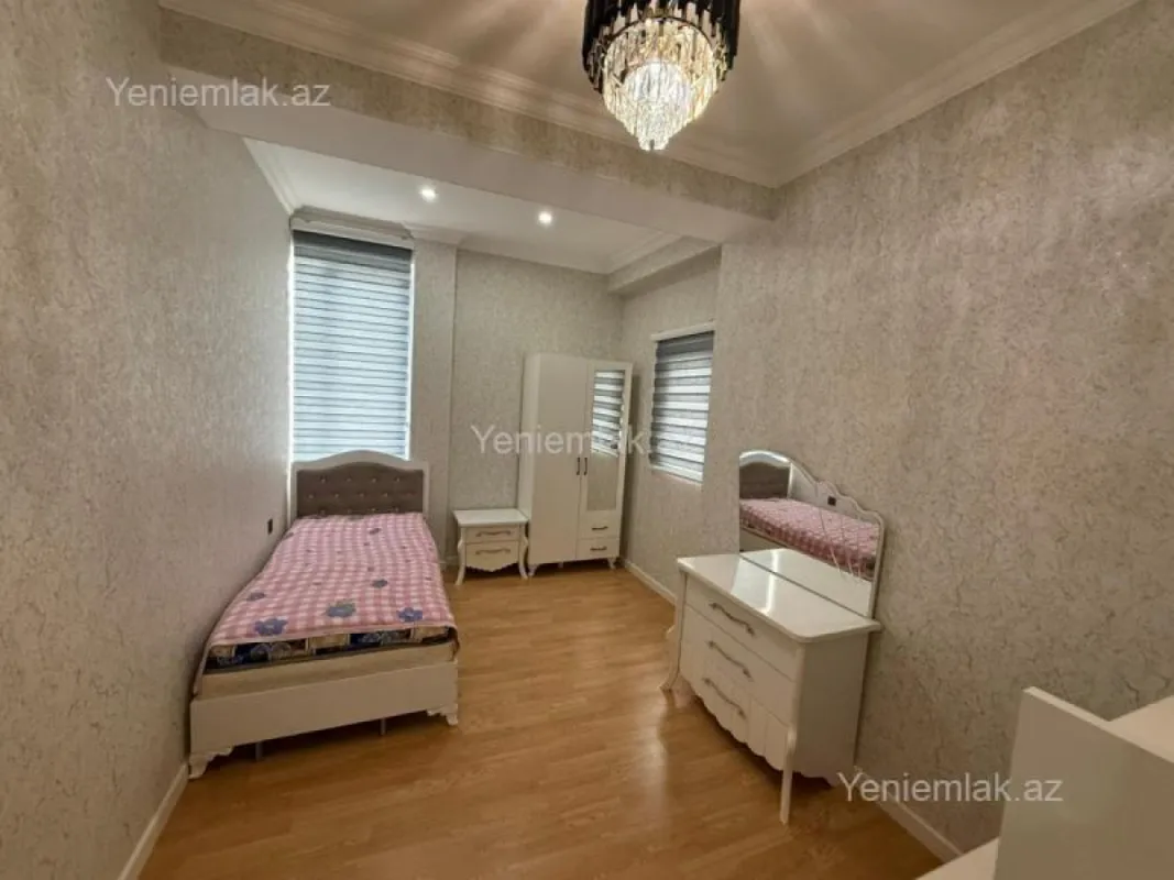 Satılır 4 otaqlı yeni tikili 135 m²