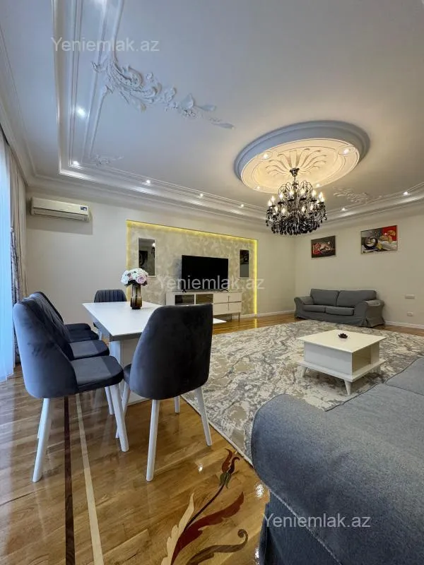 Satılır 4 otaqlı yeni tikili 220 m²