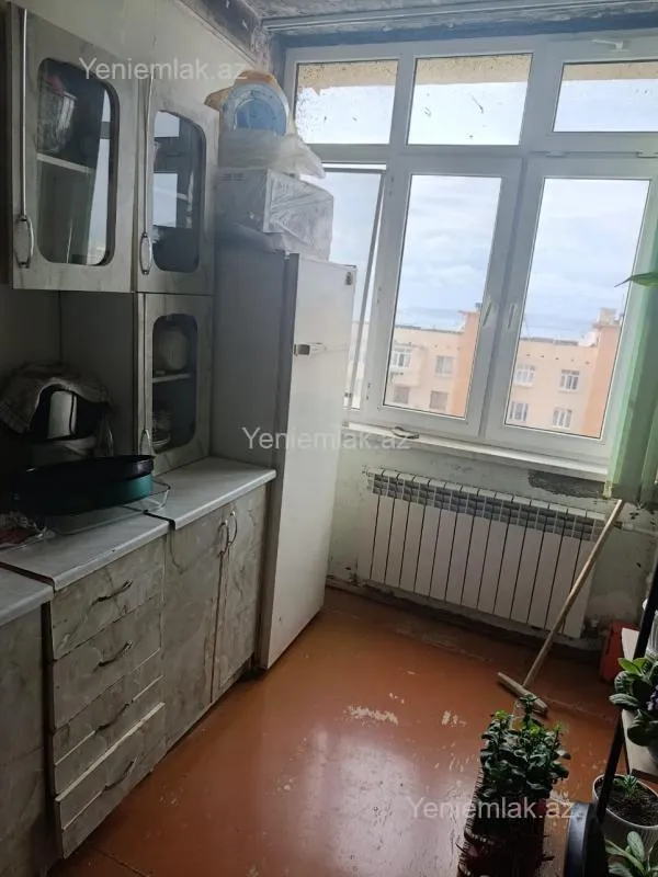 Satılır 3 otaqlı köhnə tikili 75 m²