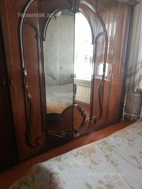 Satılır 3 otaqlı köhnə tikili 75 m²