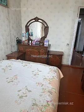 Satılır 3 otaqlı köhnə tikili 75 m²