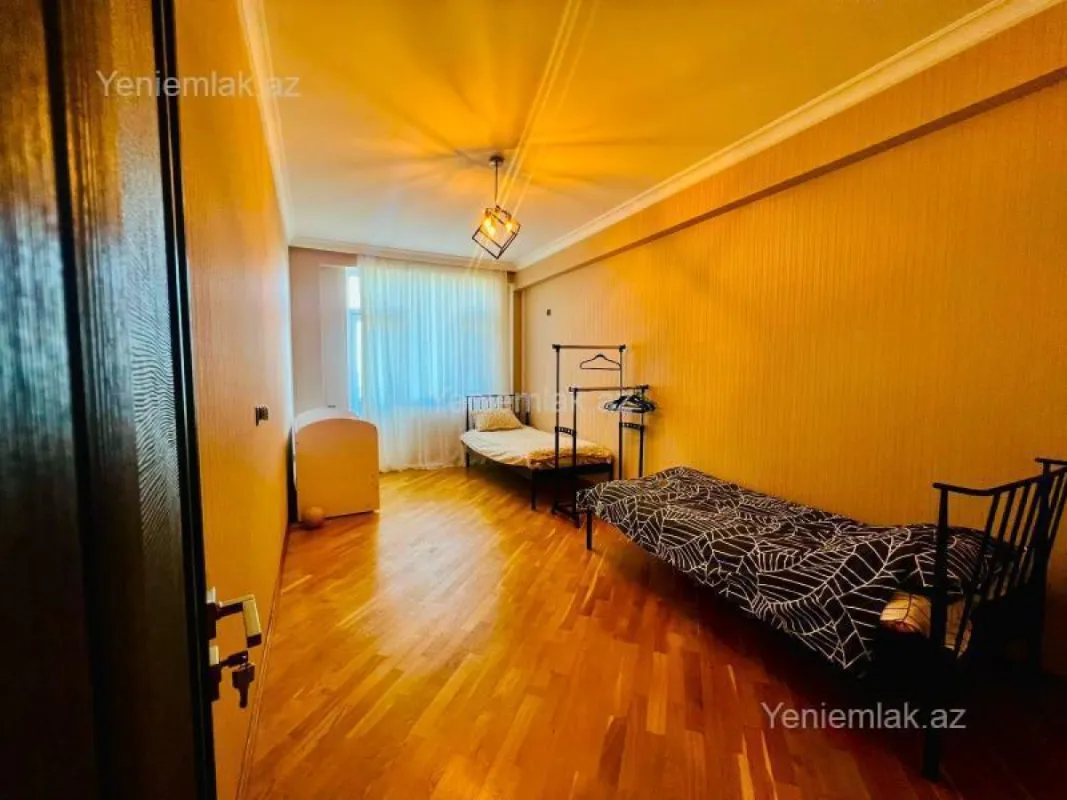 Satılır 3 otaqlı yeni tikili 147 m²