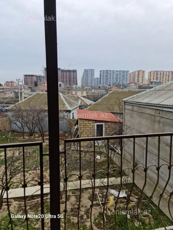 Satılır 4 otaqlı həyət evi 180 m²