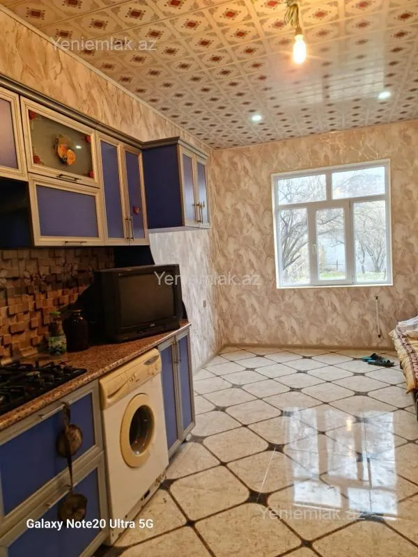 Satılır 4 otaqlı həyət evi 180 m²