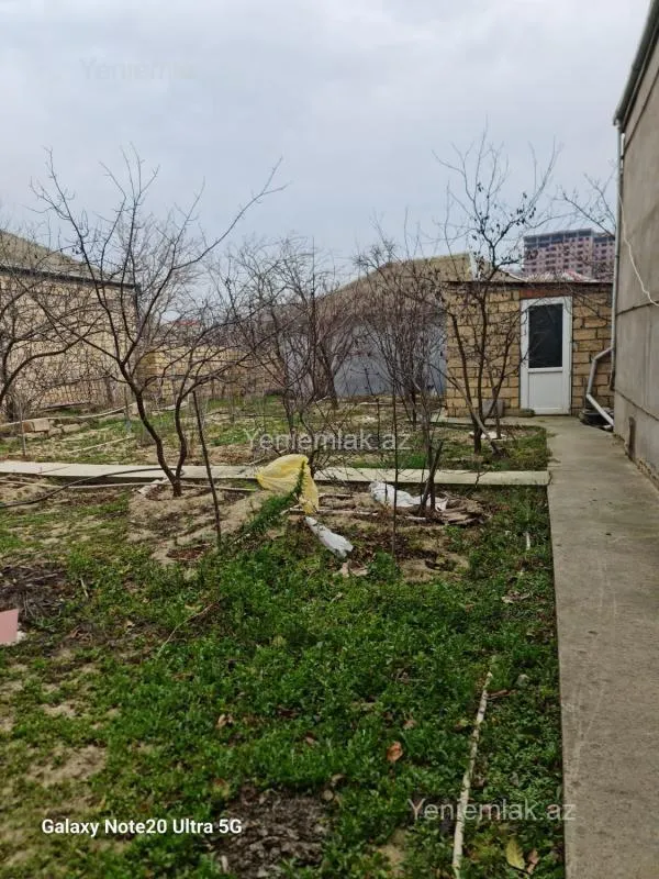 Satılır 4 otaqlı həyət evi 180 m²