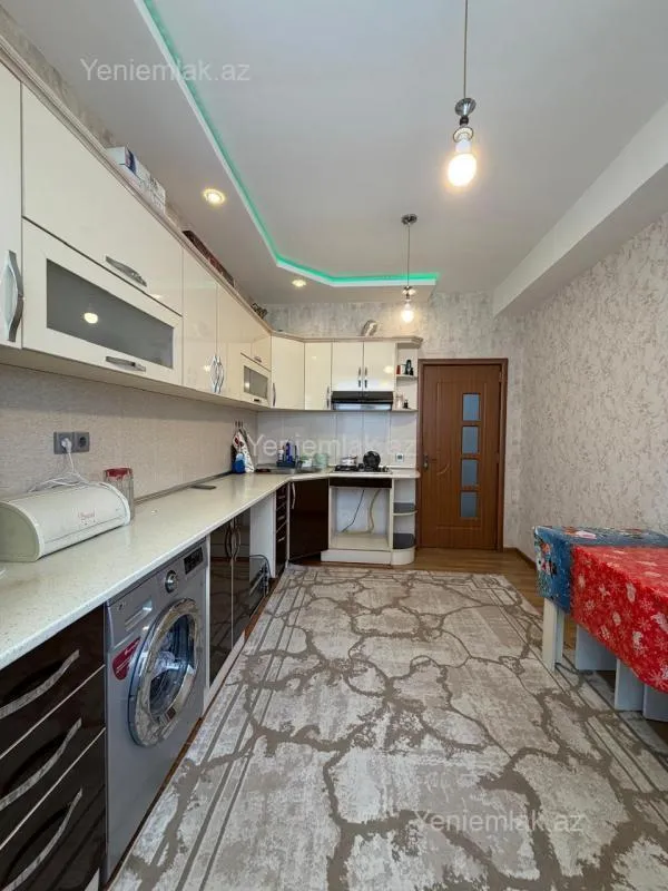 Satılır 2 otaqlı yeni tikili 75 m²