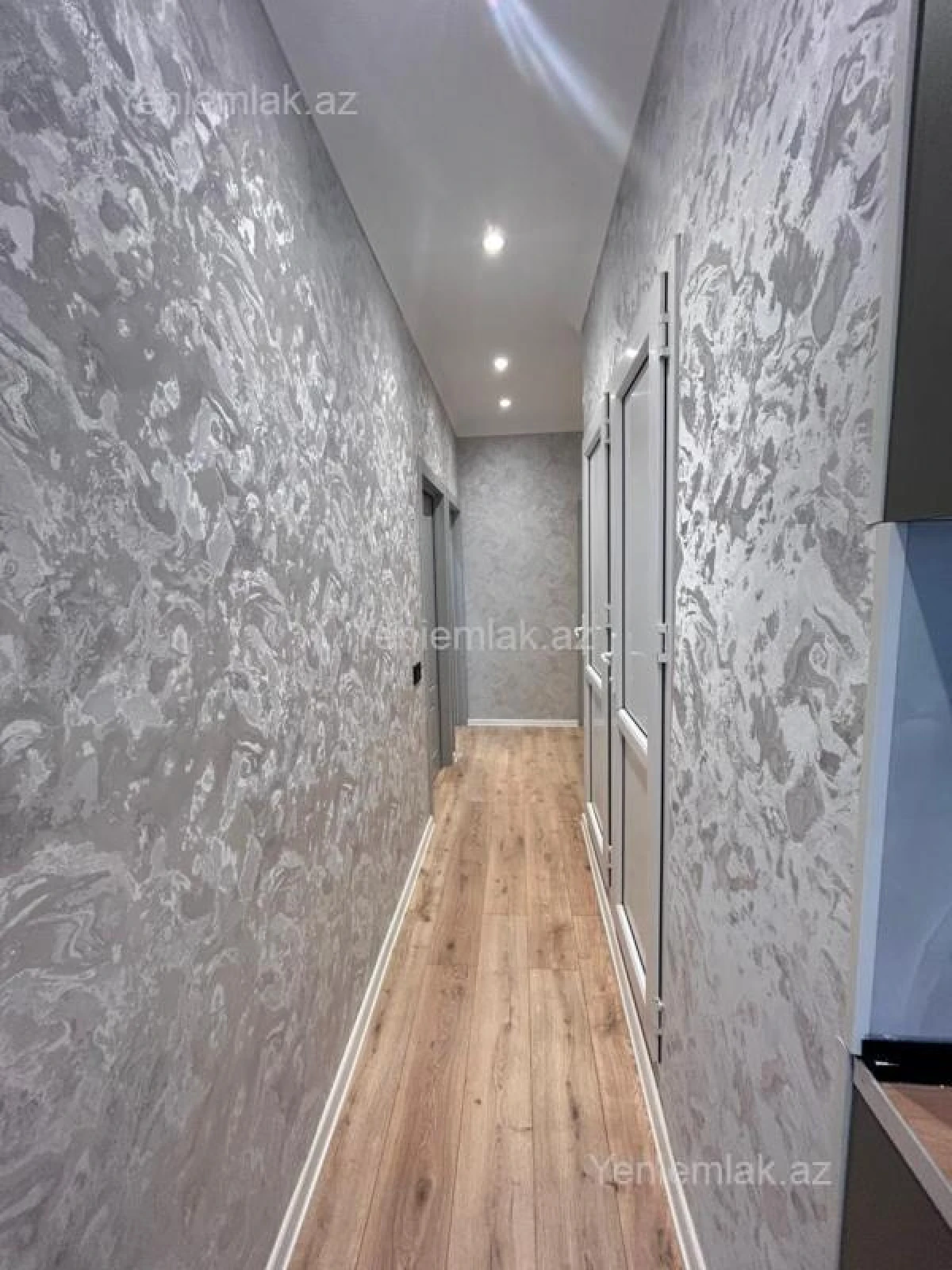 Satılır 3 otaqlı köhnə tikili 80 m²