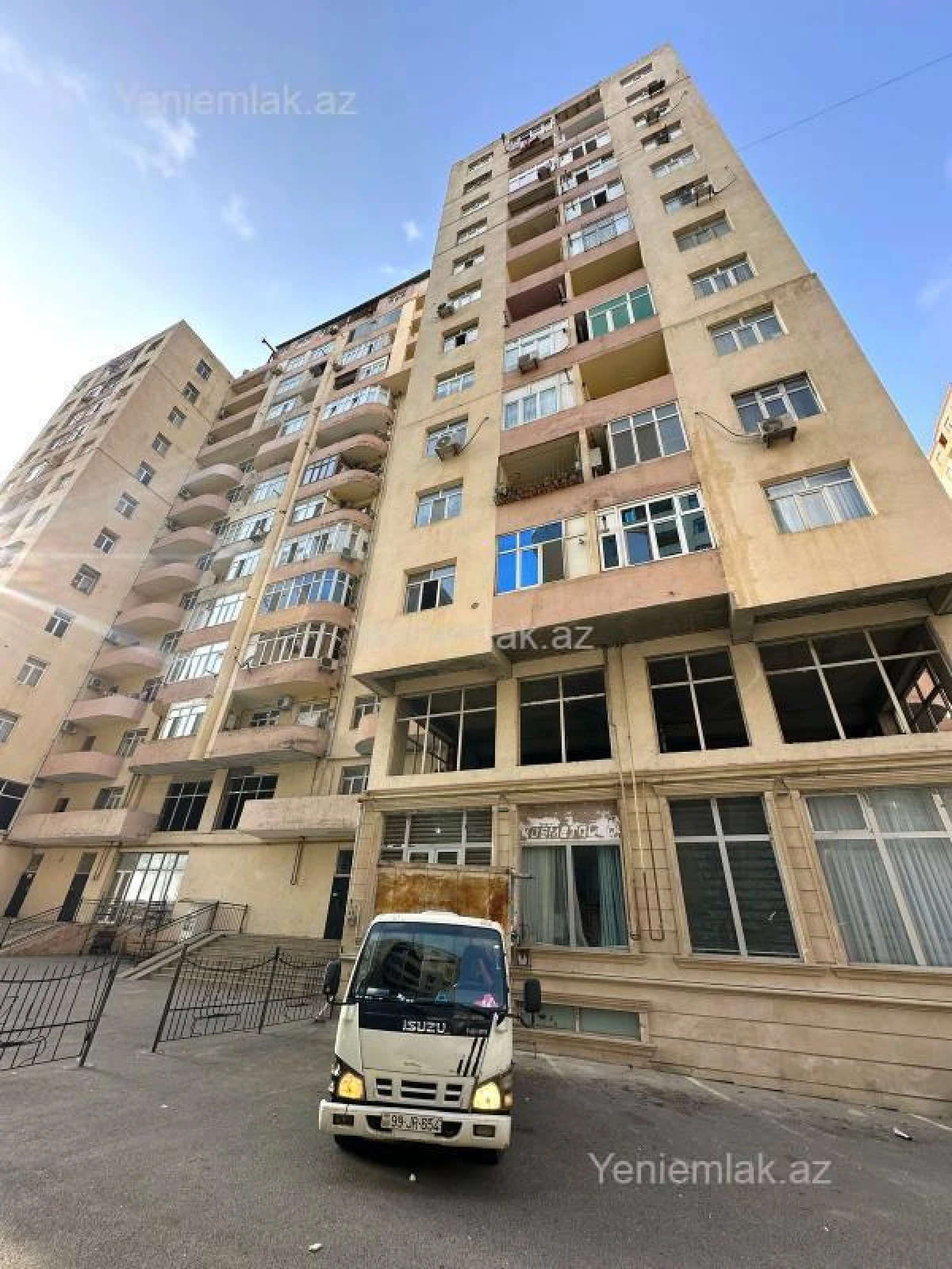 Satılır 3 otaqlı yeni tikili 130 m²