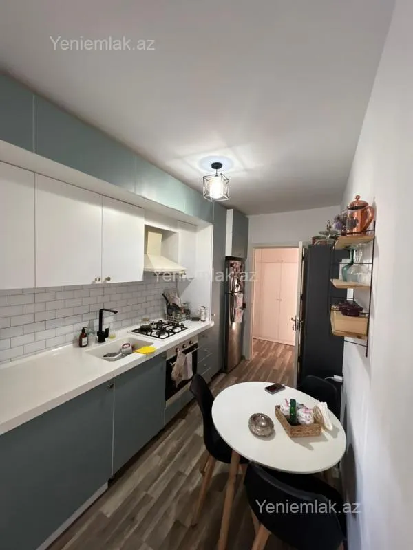 Satılır 3 otaqlı köhnə tikili 90 m²