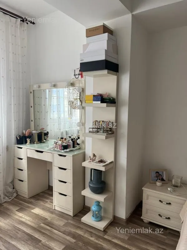 Satılır 3 otaqlı köhnə tikili 90 m²