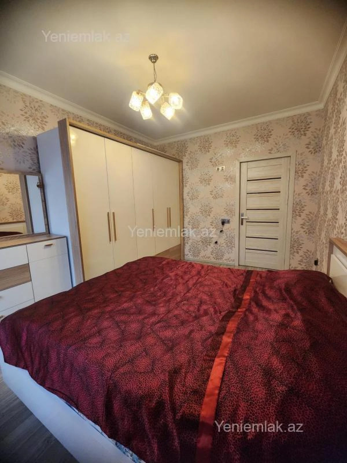 Satılır 3 otaqlı köhnə tikili 80 m²