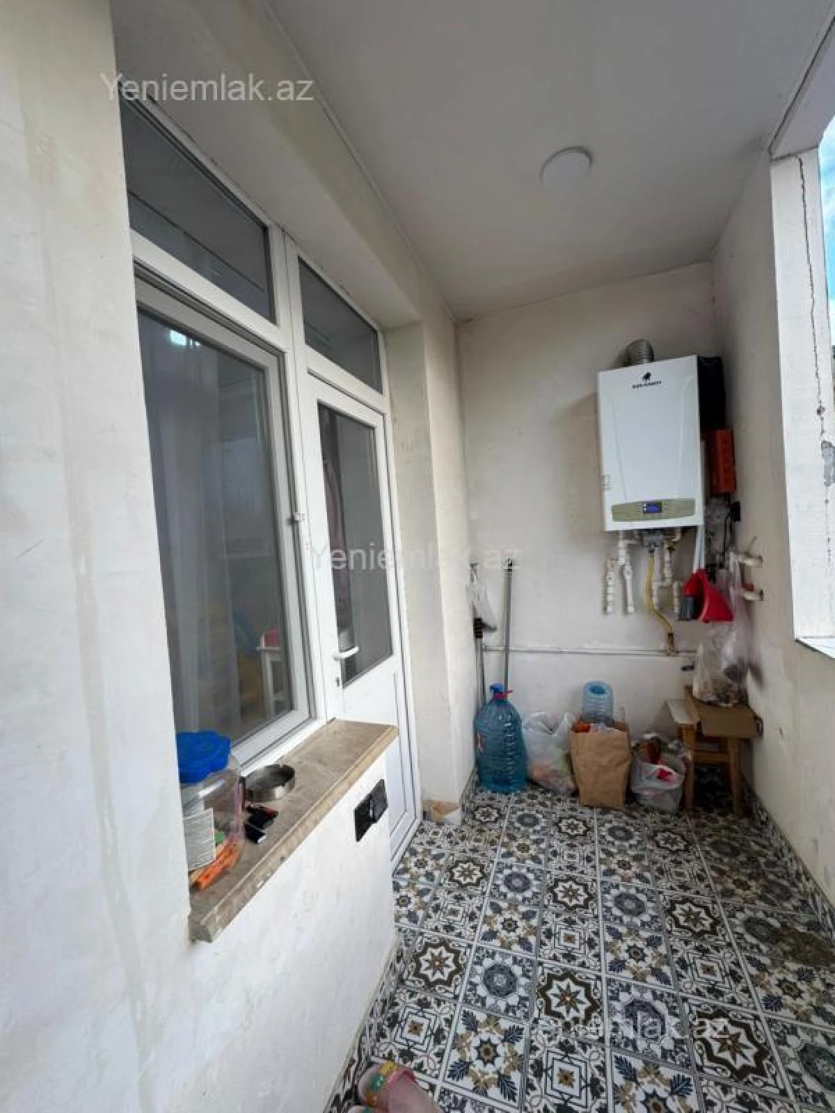 Satılır 3 otaqlı köhnə tikili 100 m²