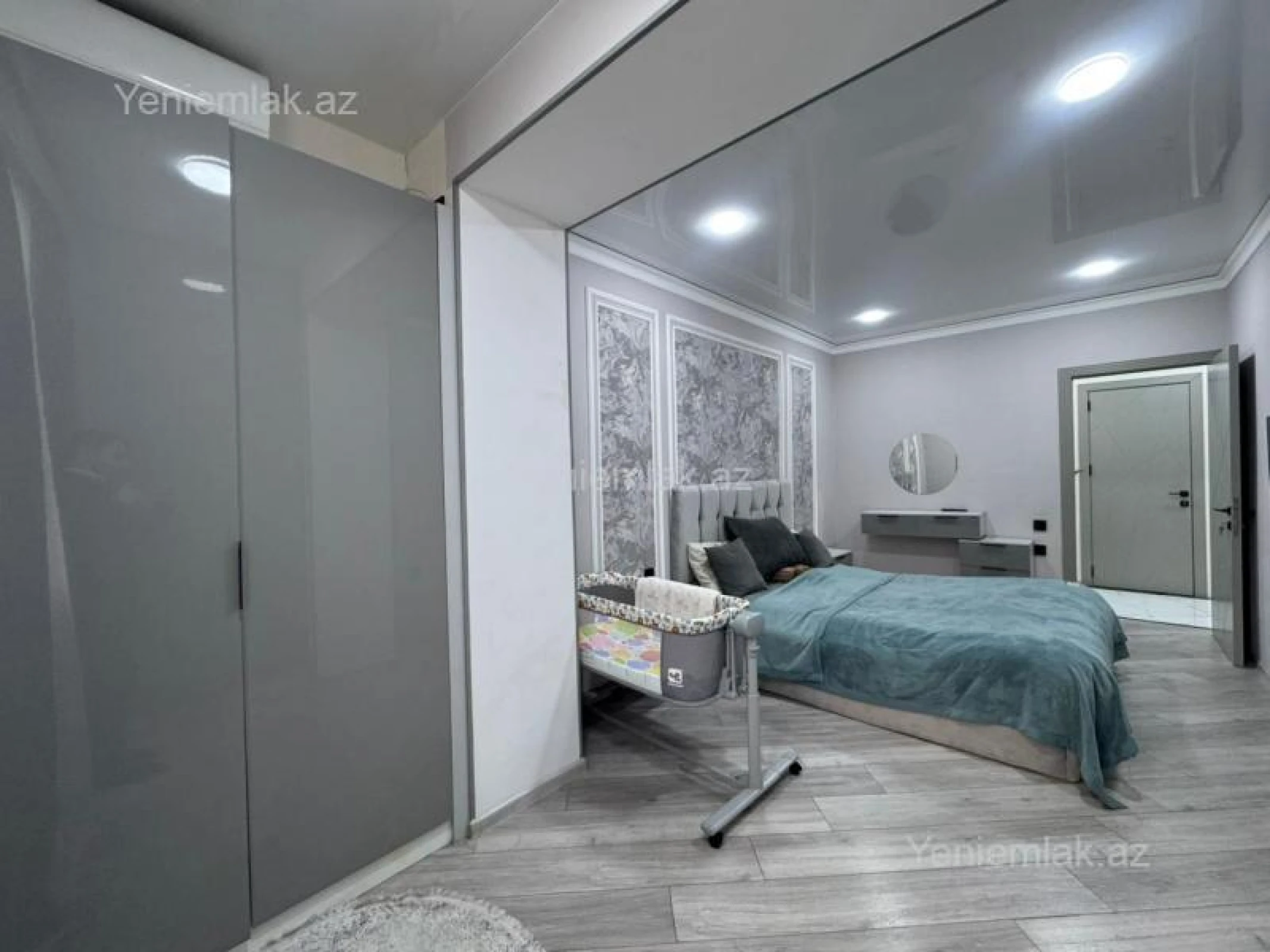 Satılır 3 otaqlı köhnə tikili 100 m²