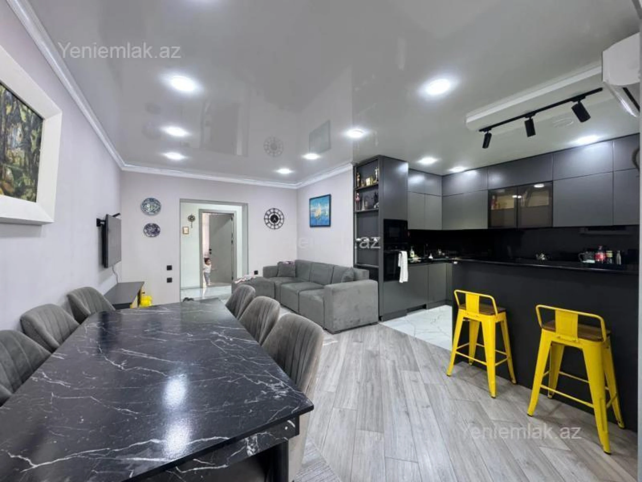 Satılır 3 otaqlı köhnə tikili 100 m²