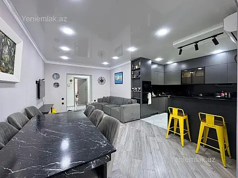 Satılır 3 otaqlı köhnə tikili 100 m²