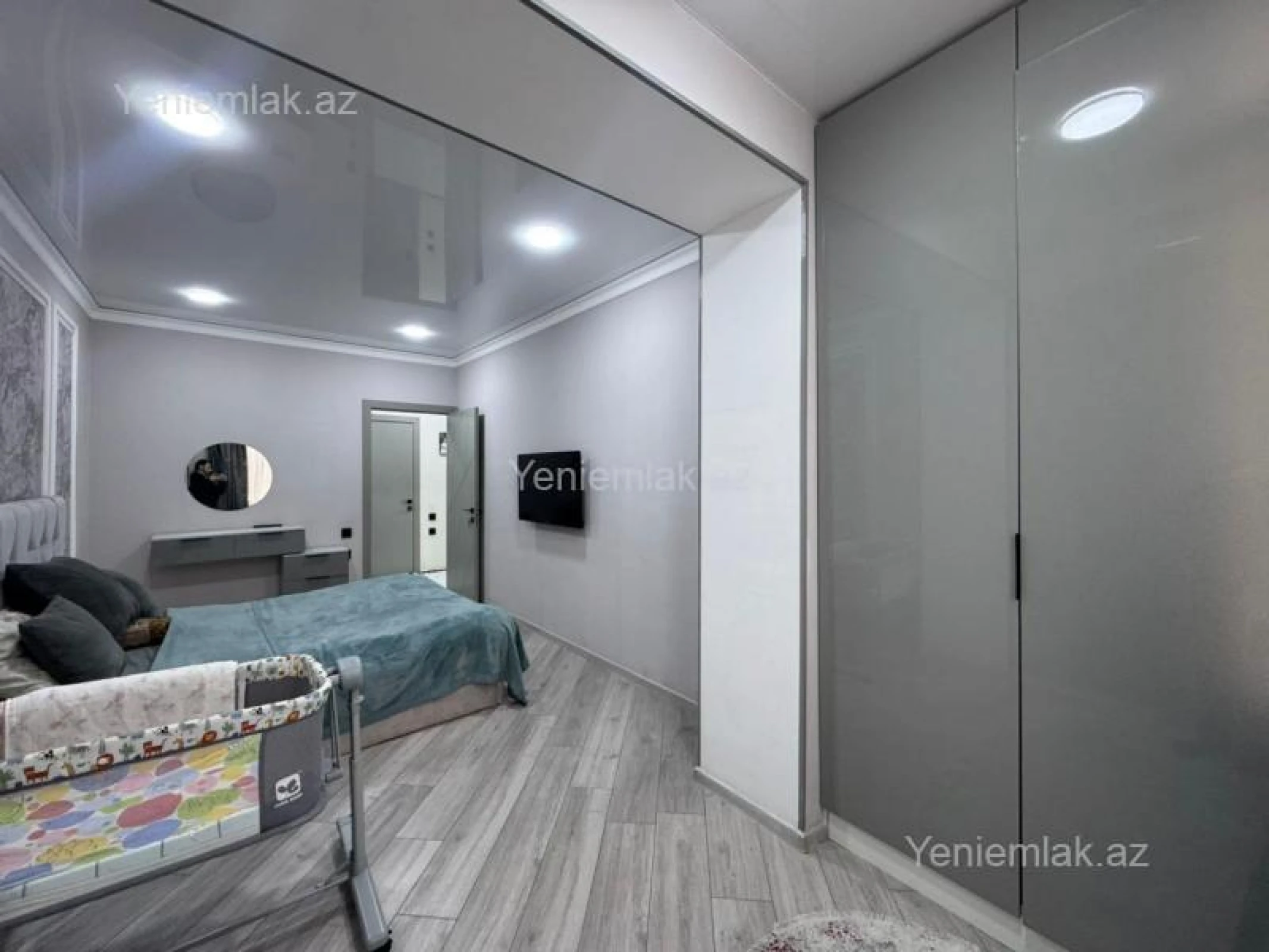 Satılır 3 otaqlı köhnə tikili 100 m²