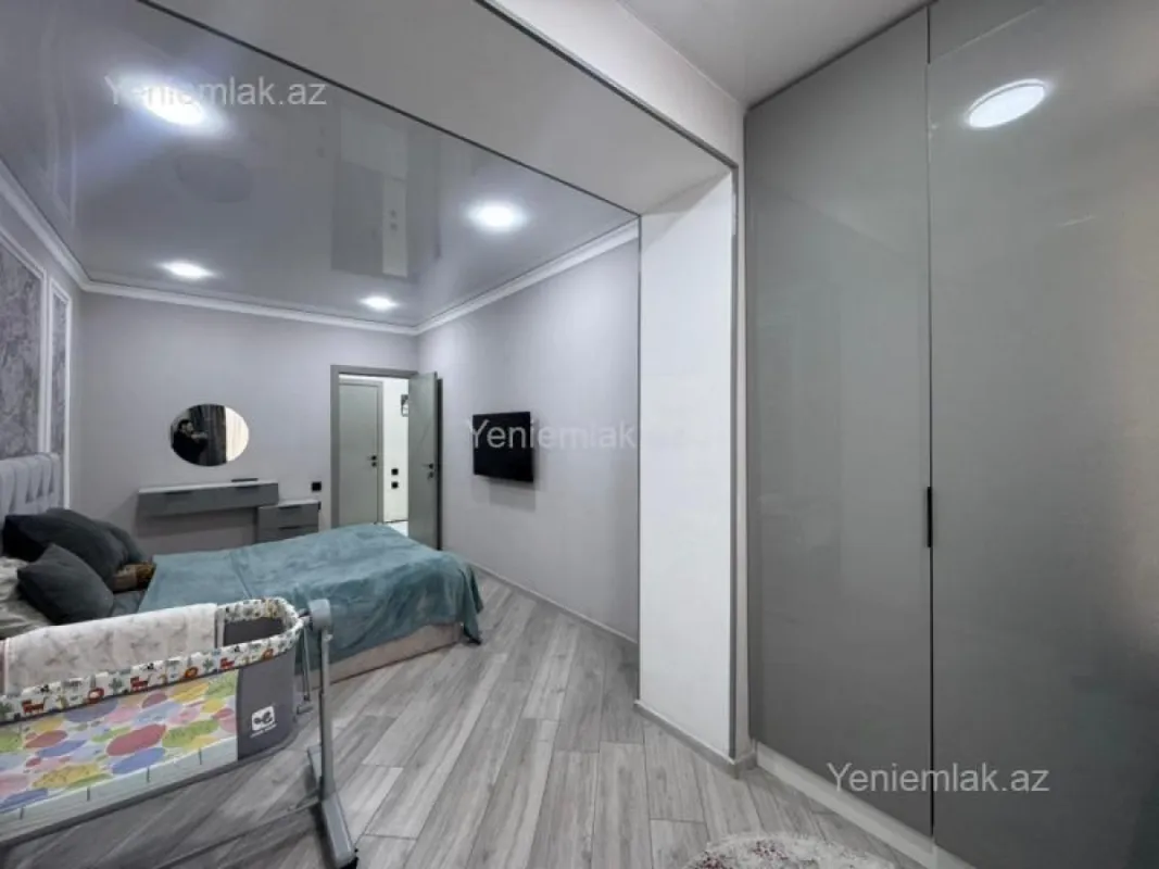 Satılır 3 otaqlı köhnə tikili 100 m²