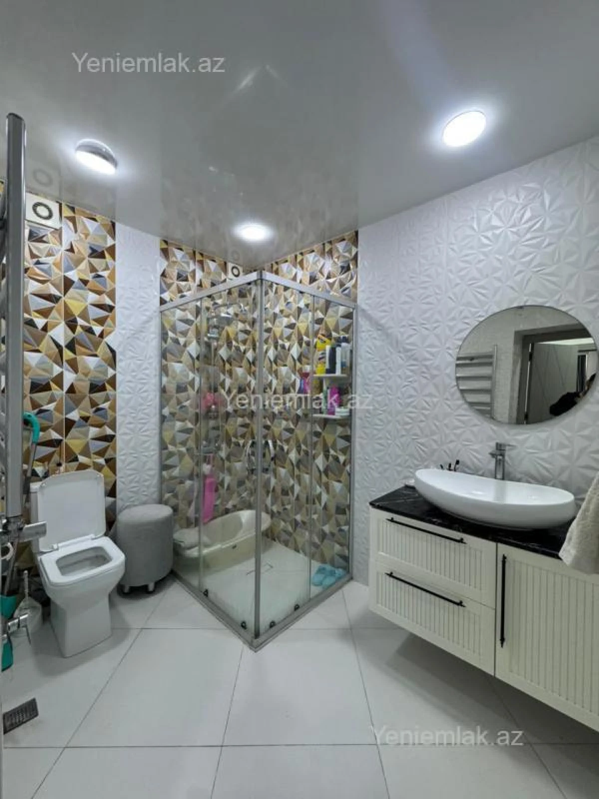 Satılır 3 otaqlı köhnə tikili 100 m²