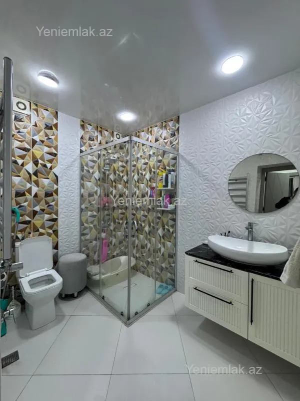 Satılır 3 otaqlı köhnə tikili 100 m²