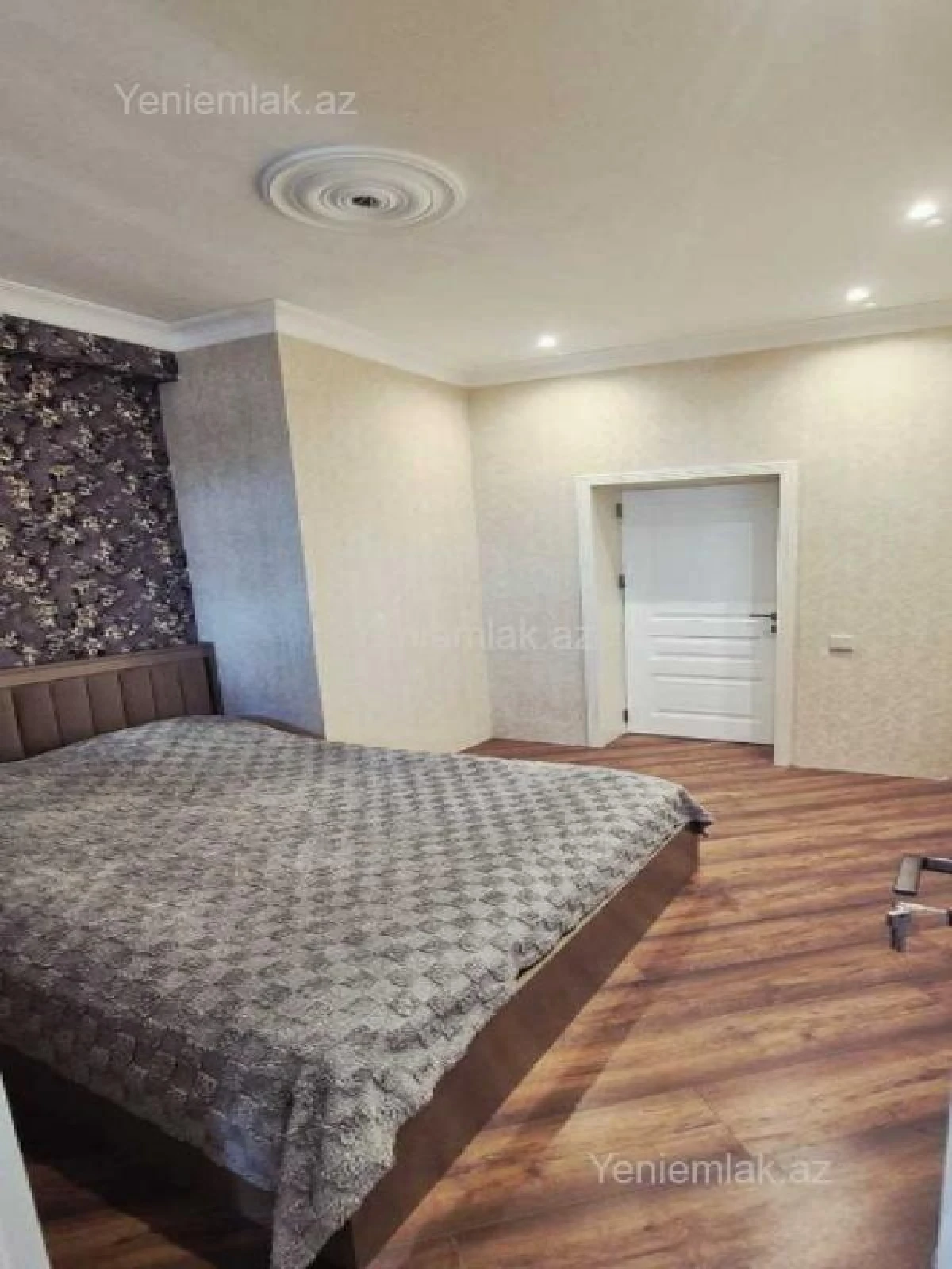 Satılır 2 otaqlı yeni tikili 65 m²