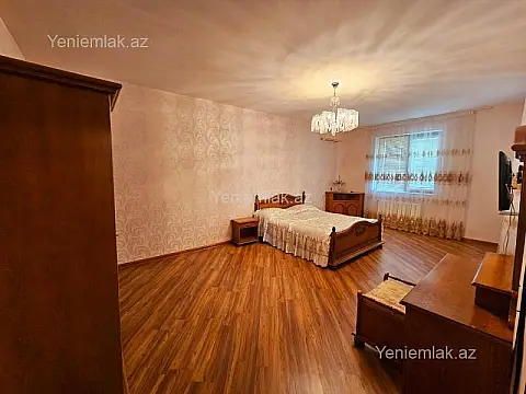 Satılır 6 otaqlı həyət evi 300 m²