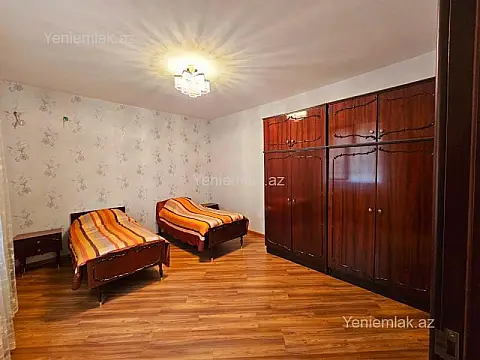 Satılır 6 otaqlı həyət evi 300 m²