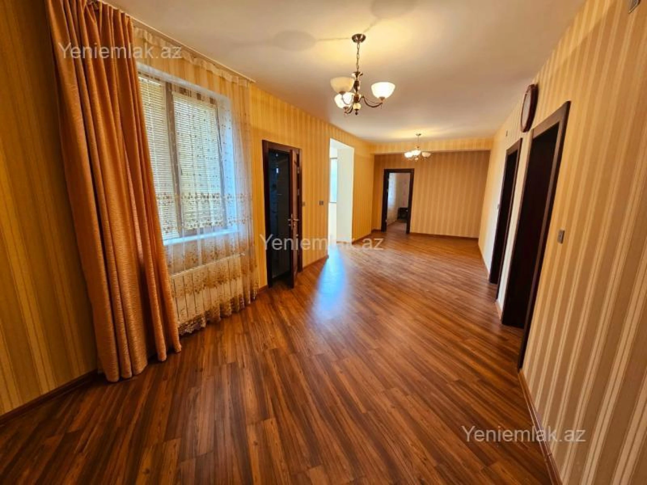 Satılır 6 otaqlı həyət evi 300 m²