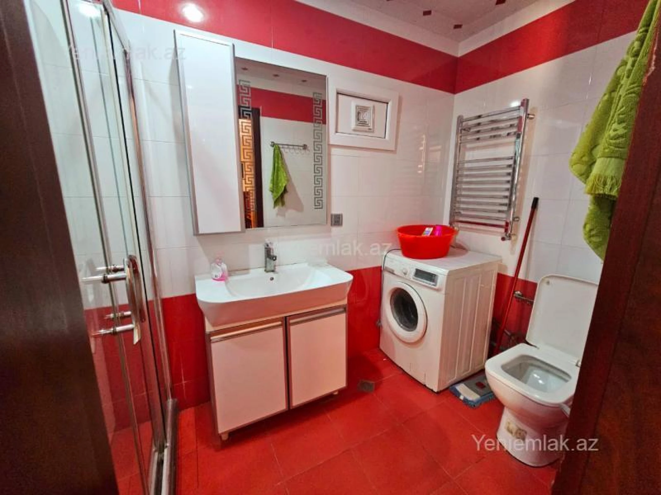 Satılır 6 otaqlı həyət evi 300 m²