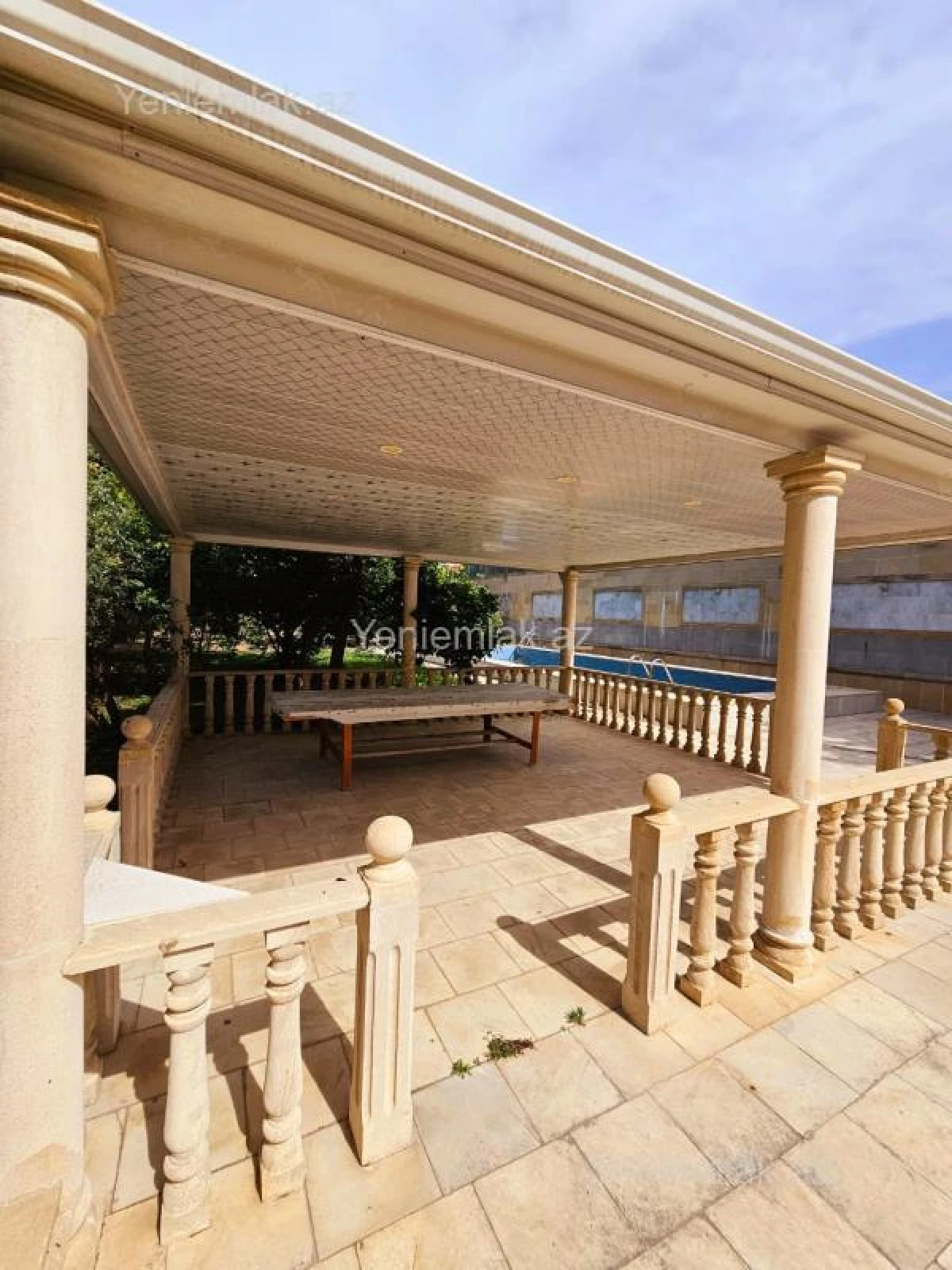 Satılır 6 otaqlı həyət evi 300 m²