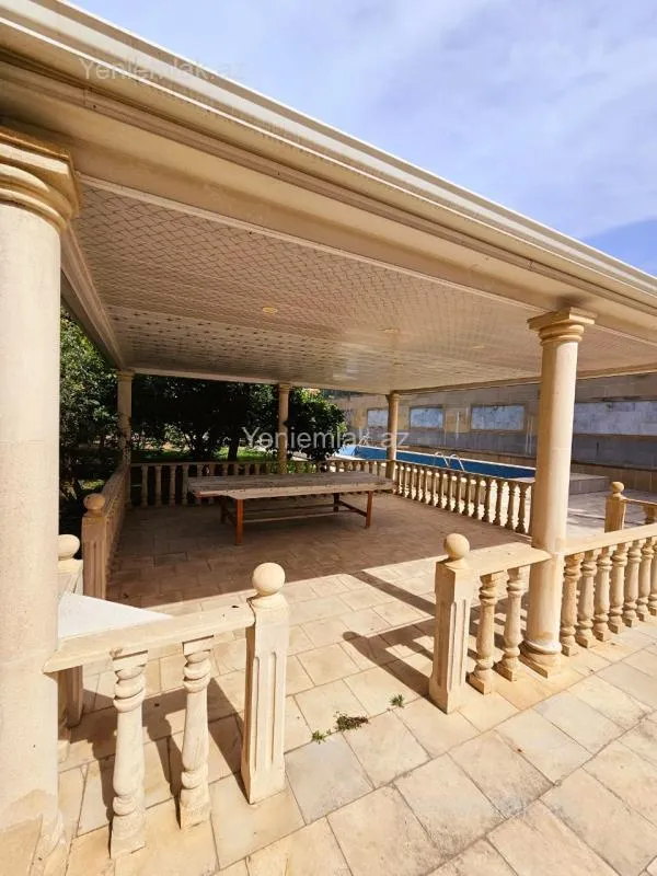 Satılır 6 otaqlı həyət evi 300 m²