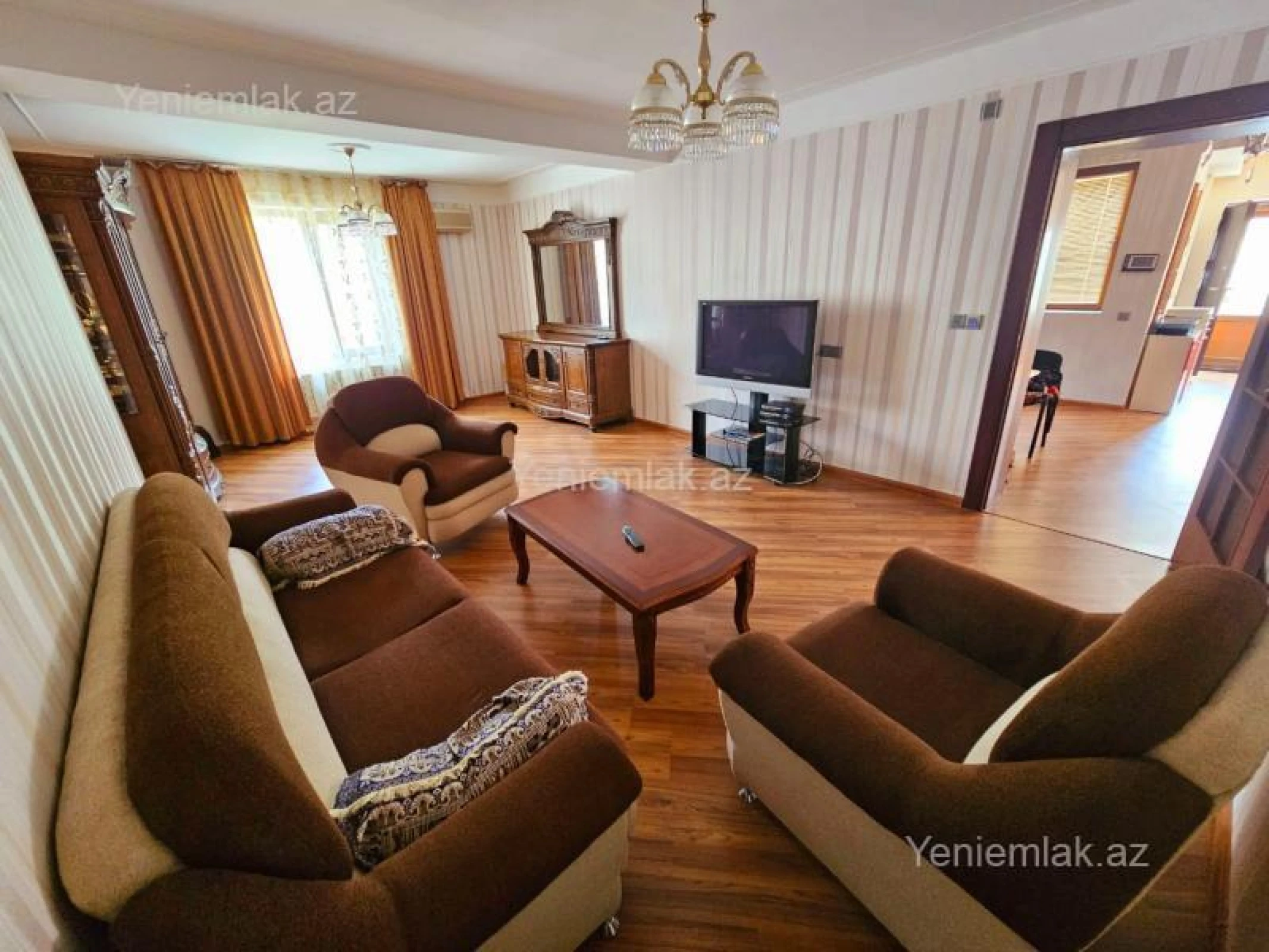 Satılır 6 otaqlı həyət evi 300 m²