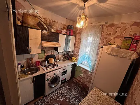 Satılır 2 otaqlı köhnə tikili 50 m²