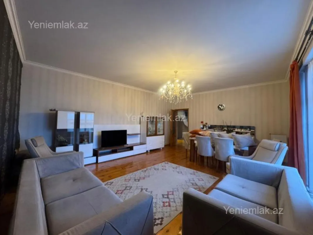 Satılır 6 otaqlı həyət evi 340 m²