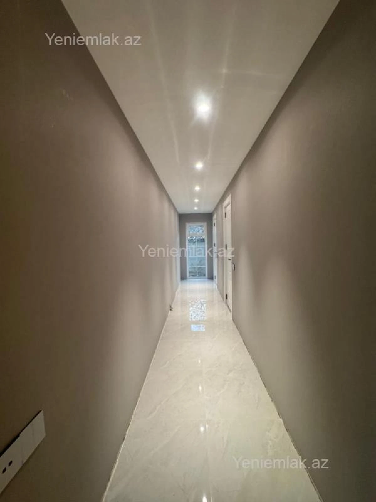 Satılır 6 otaqlı həyət evi 340 m²