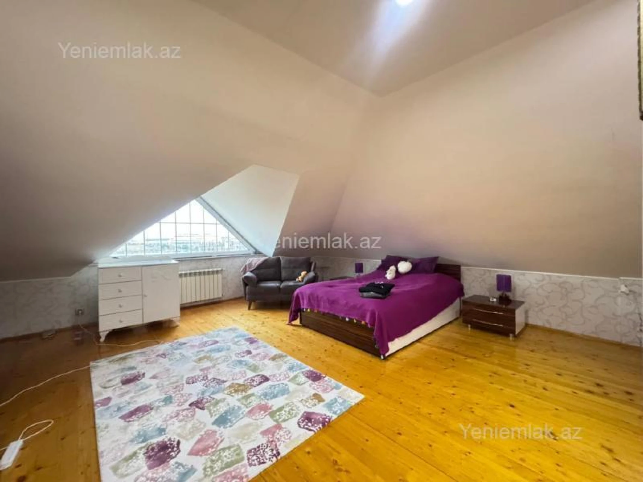 Satılır 6 otaqlı həyət evi 340 m²