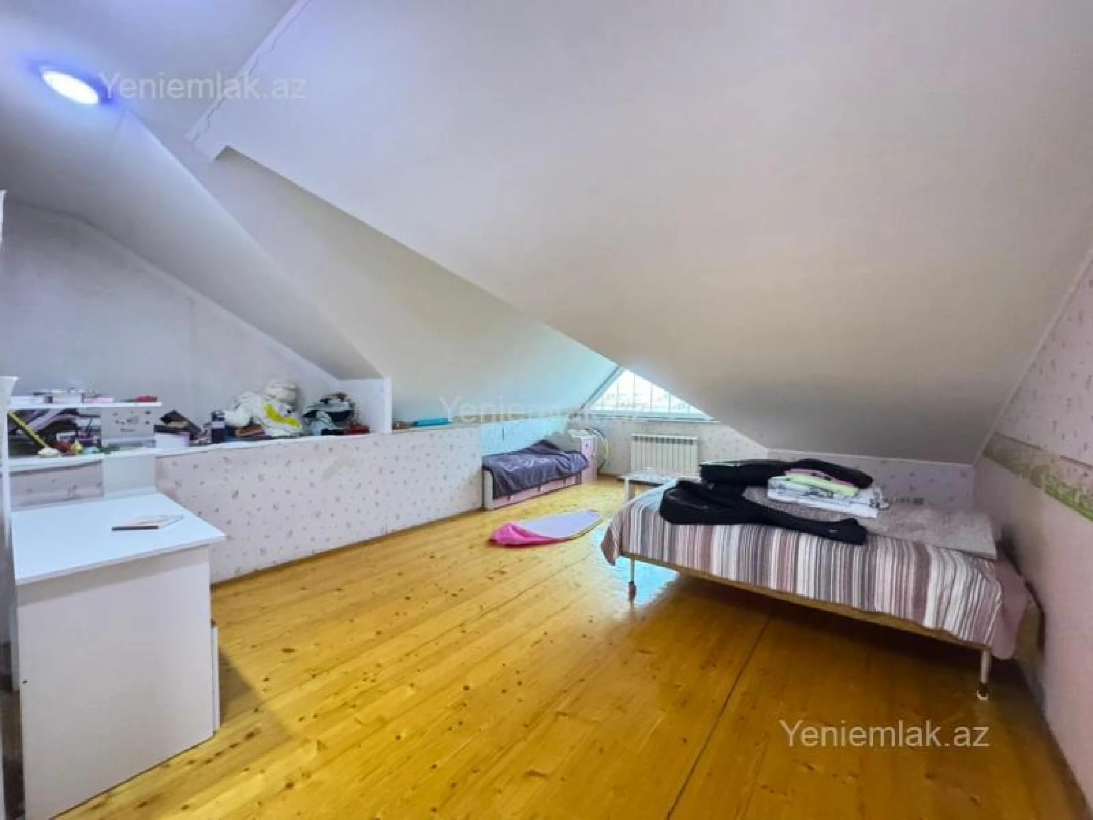 Satılır 6 otaqlı həyət evi 340 m²