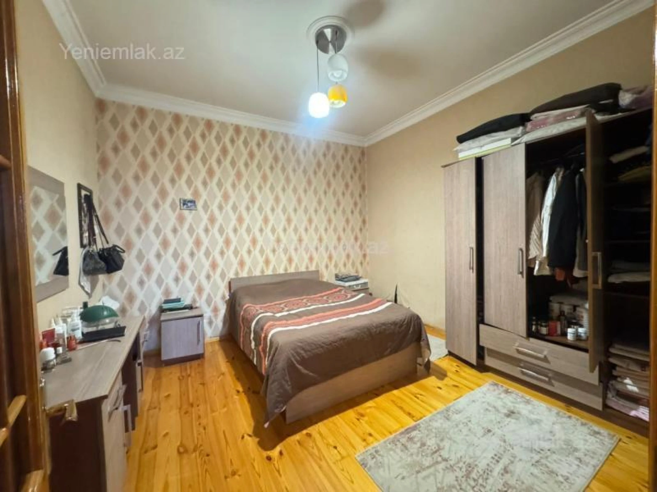 Satılır 6 otaqlı həyət evi 340 m²