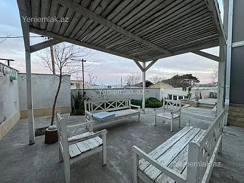 Satılır 6 otaqlı həyət evi 340 m²