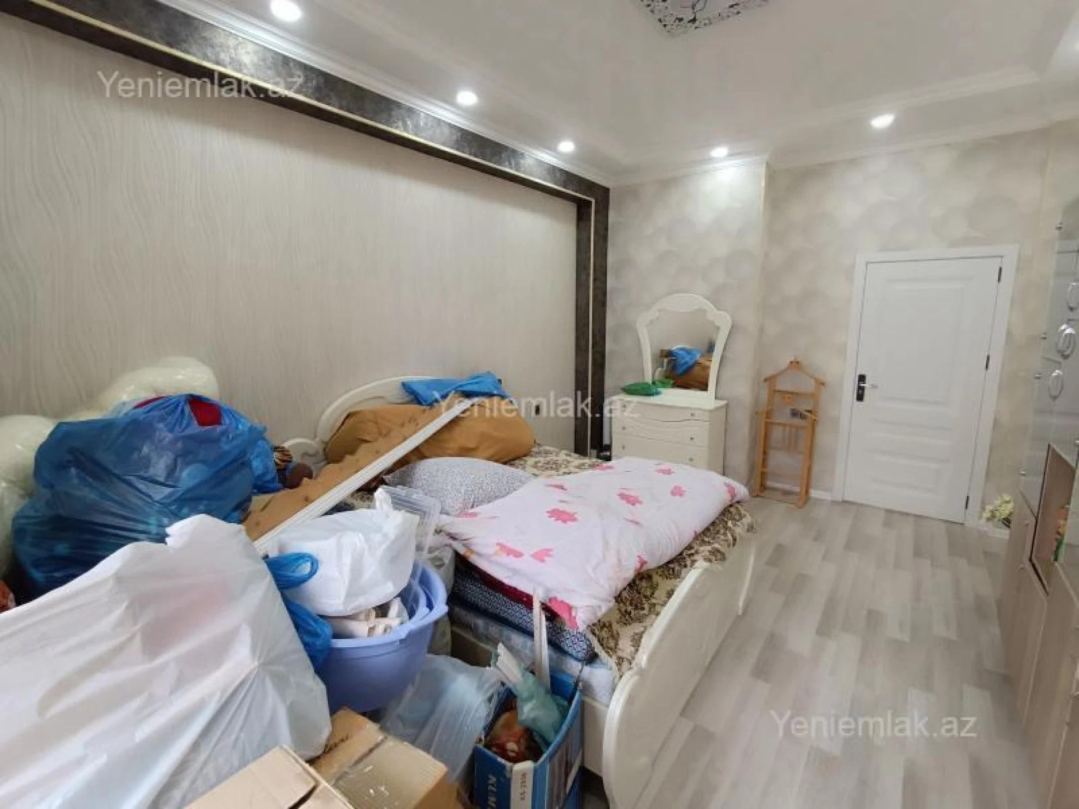 Satılır 3 otaqlı yeni tikili 105 m²