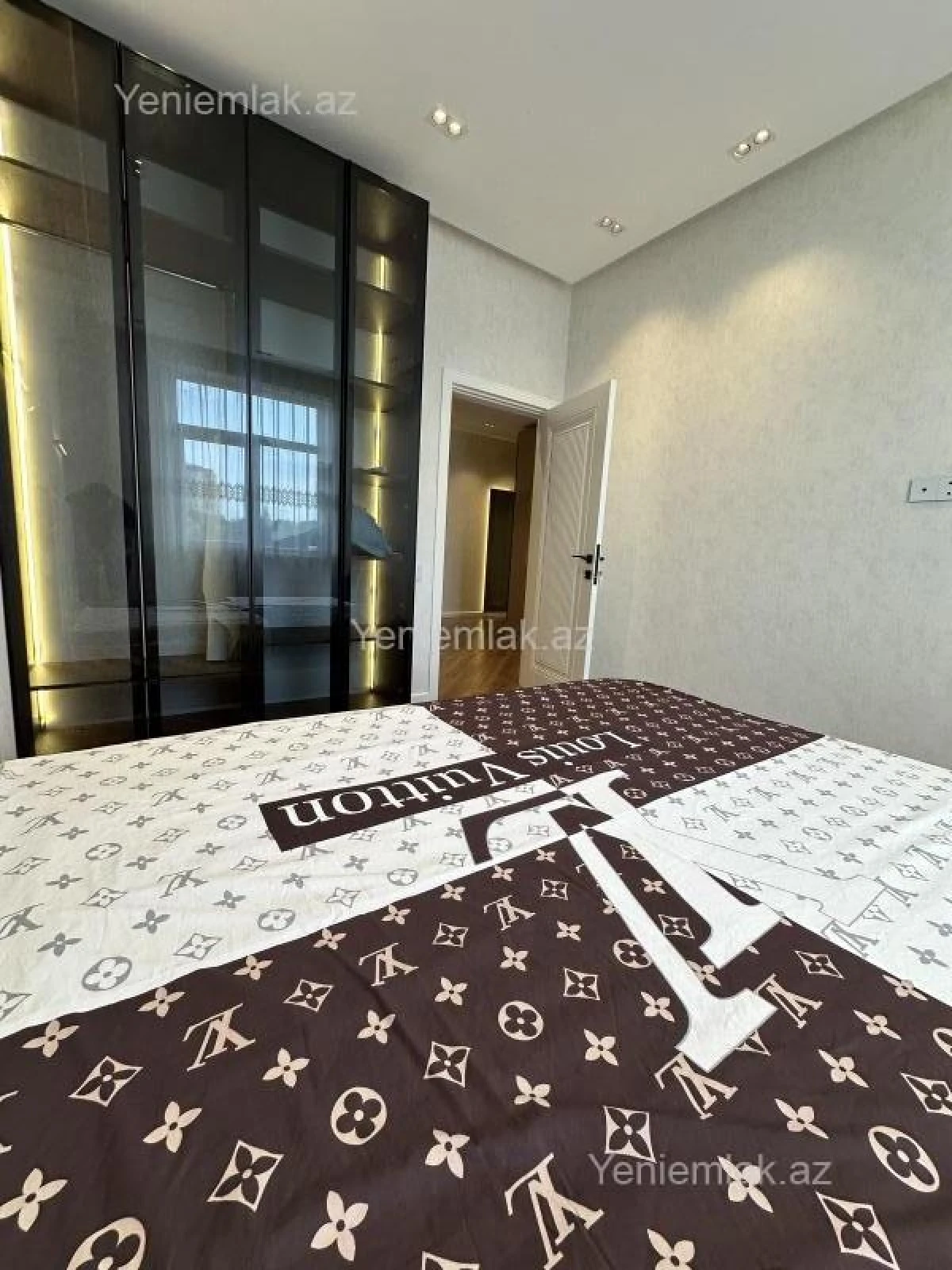 Satılır 2 otaqlı yeni tikili 56 m²