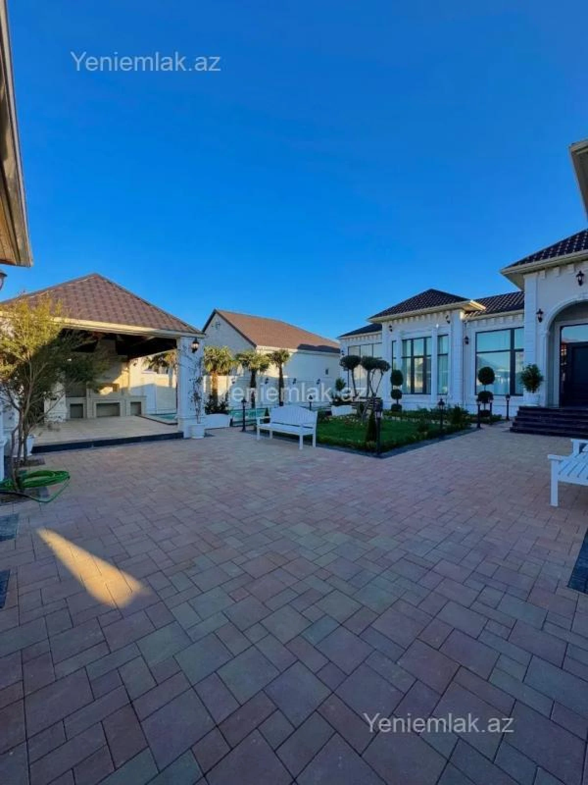 Satılır 5 otaqlı həyət evi 250 m²