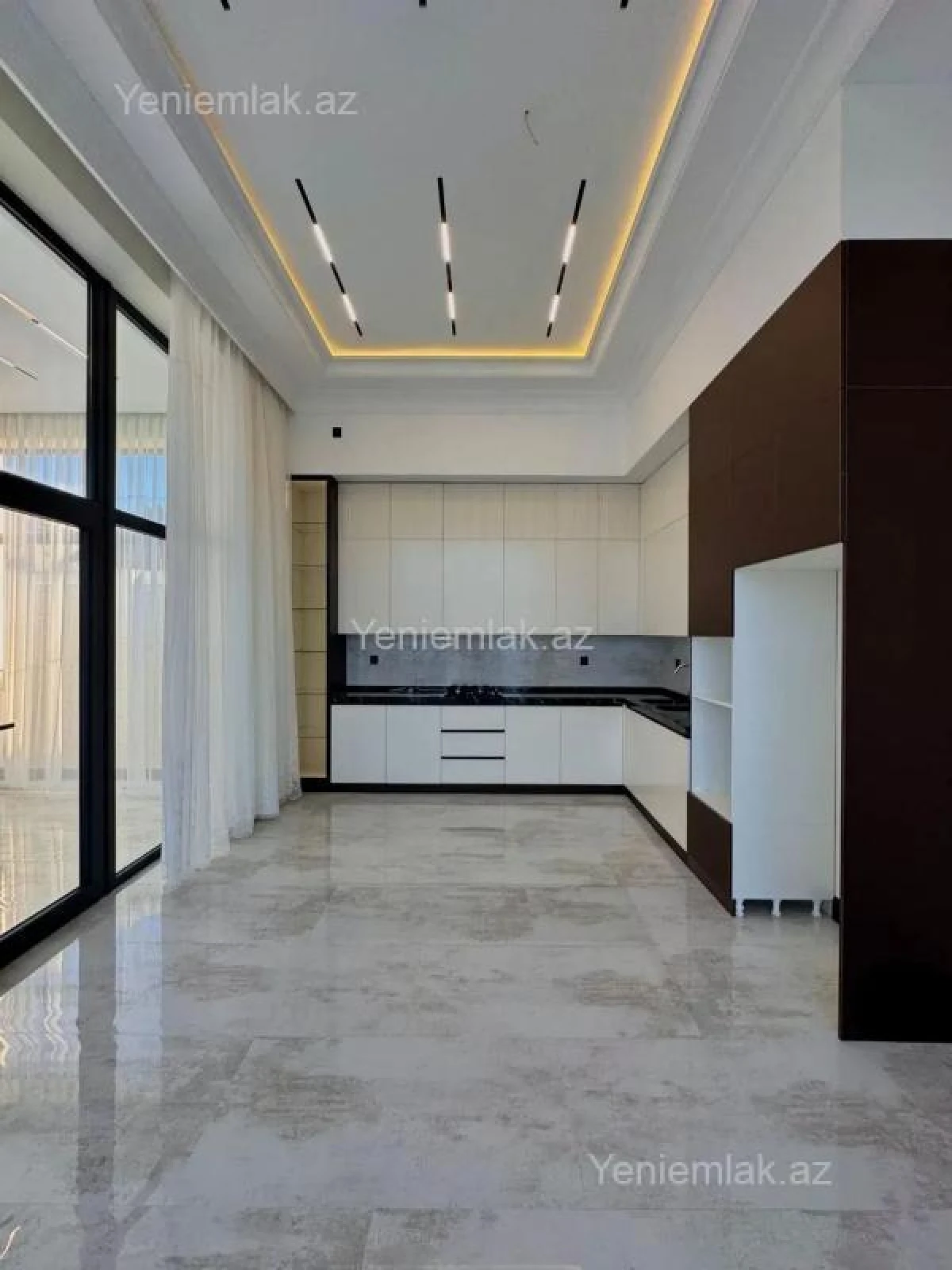 Satılır 5 otaqlı həyət evi 250 m²