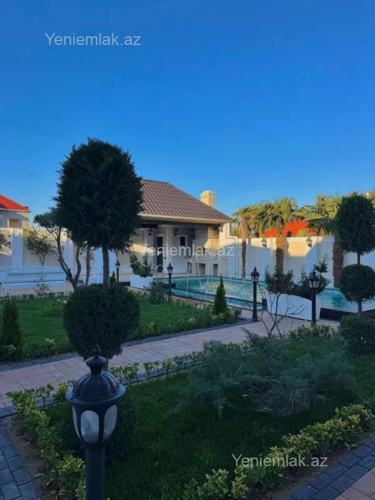 Satılır 5 otaqlı həyət evi 250 m²